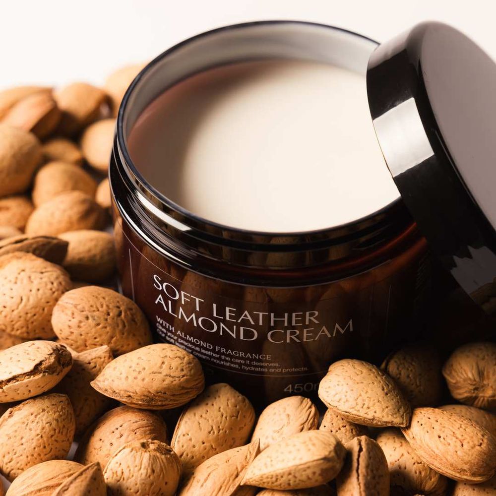 Grooming Deluxe Soft Leather Almond Cream 450ml
